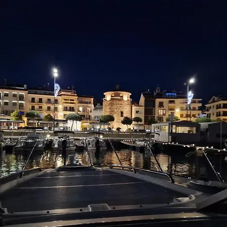 Botel Barco En *