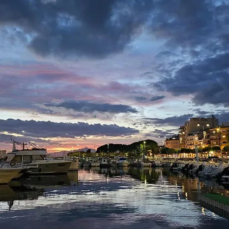 Botel Barco En Cambrils